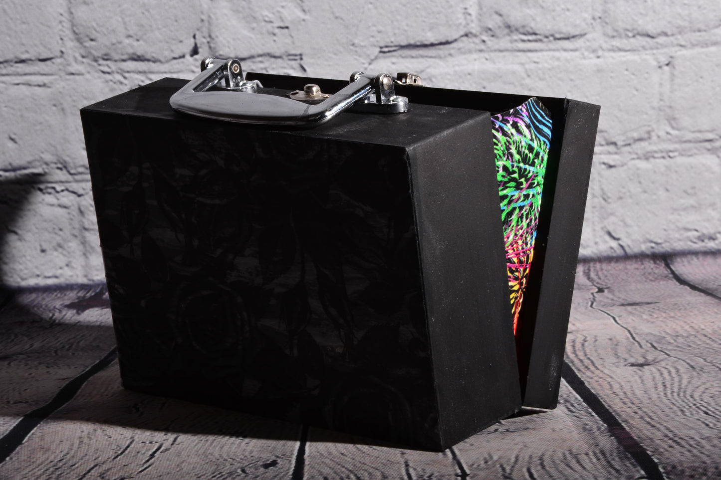 Ami Dhakaiya Maiya Box Handbag